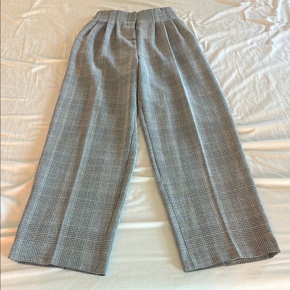 H&M Pants - H&M Gray Plaid Pleated Wide Leg Pants Size 2